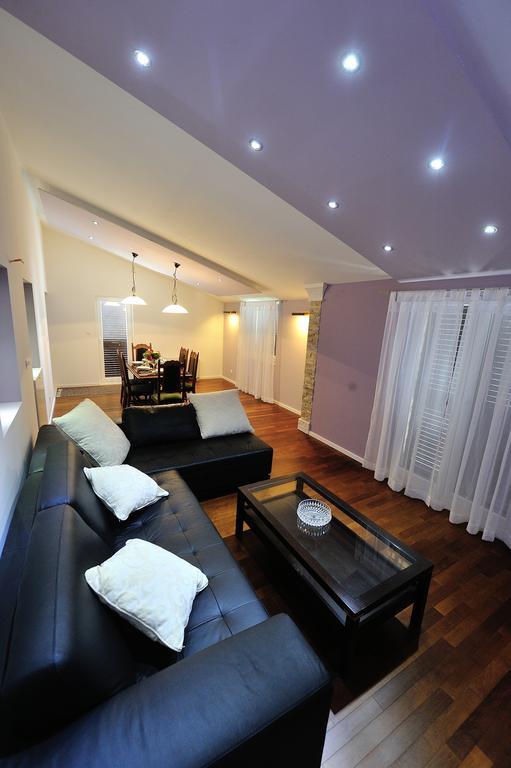 Apartments Villa White House Omiš Quarto foto