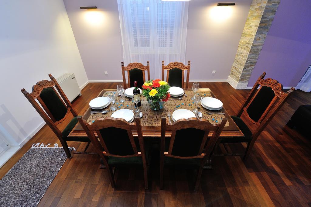 Apartments Villa White House Omiš Quarto foto