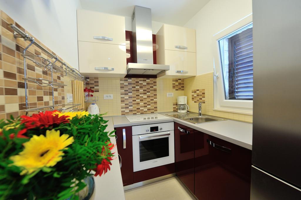 Apartments Villa White House Omiš Quarto foto
